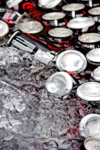 【コーラ】25TN_koorinonakadehiyasaretakannjyuusu500